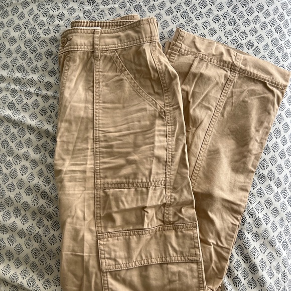 Abercrombie and Fitch Tan Cargo Trousers - Picture 8 of 8